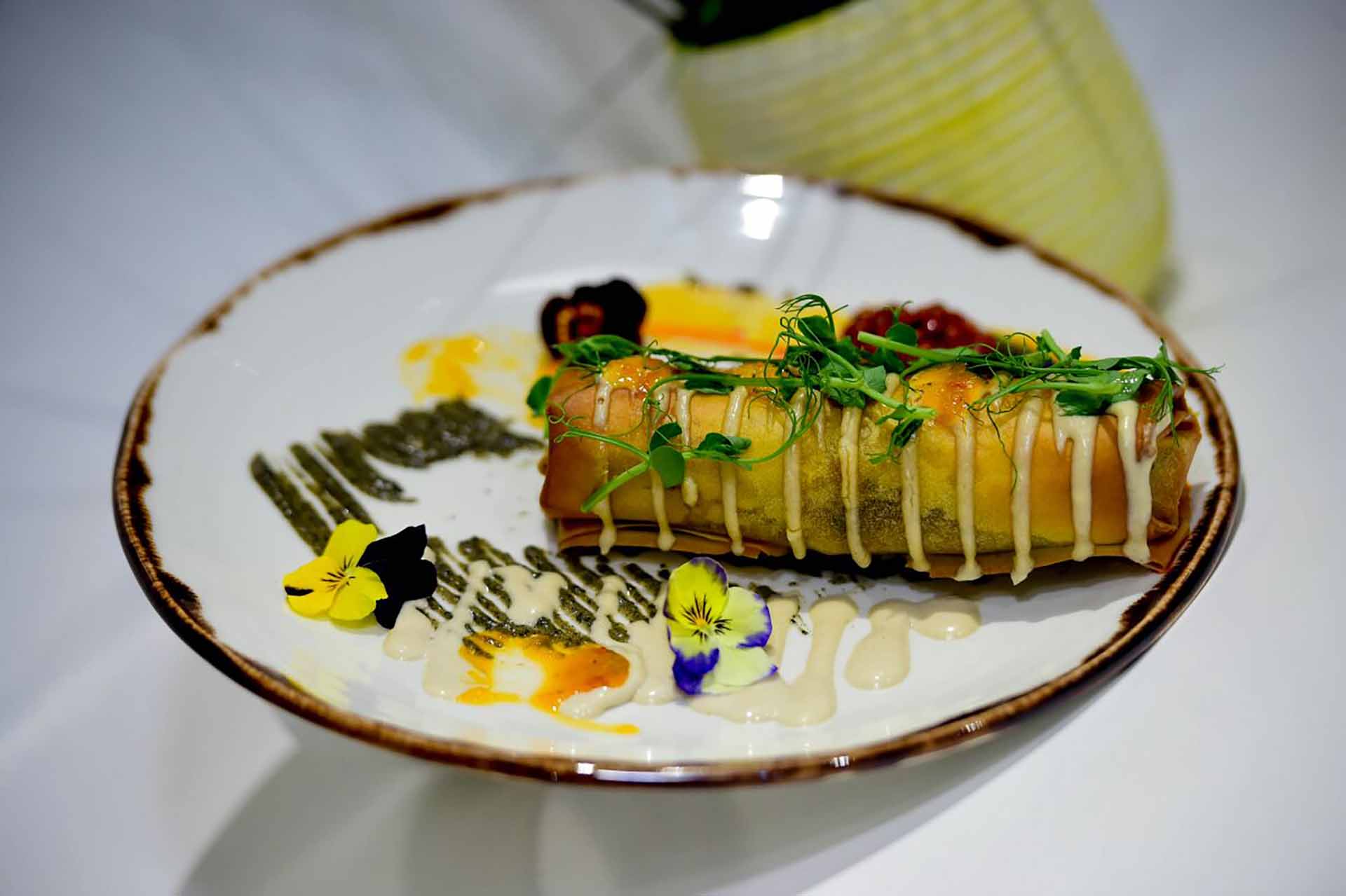 מאפה ממולא על צלחת